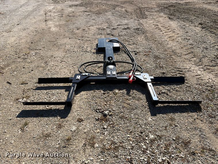 image for item FP3182 2026 Giyi FTL75 skid steer vehicle lift