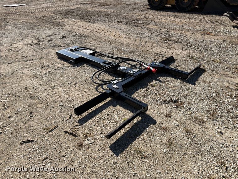 image for item FP3182 2026 Giyi FTL75 skid steer vehicle lift