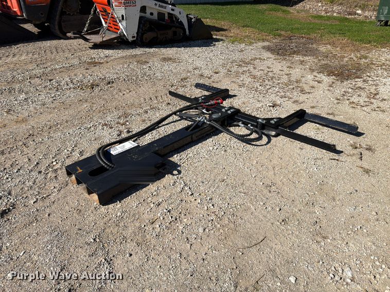 image for item FP3182 2026 Giyi FTL75 skid steer vehicle lift