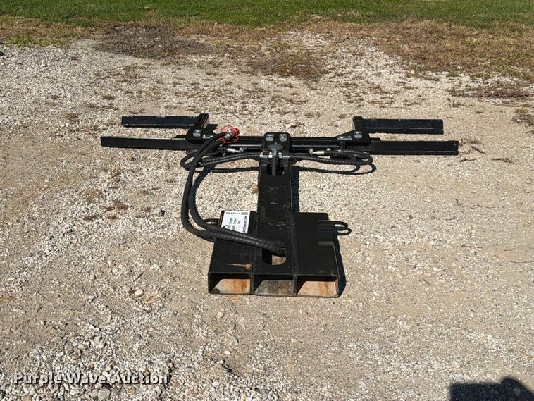 image for item FP3182 2026 Giyi FTL75 skid steer vehicle lift