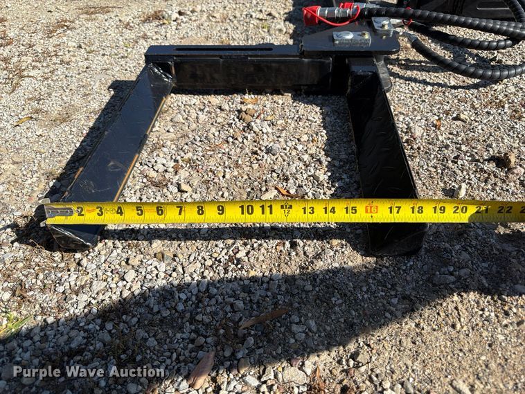 image for item FP3182 2026 Giyi FTL75 skid steer vehicle lift
