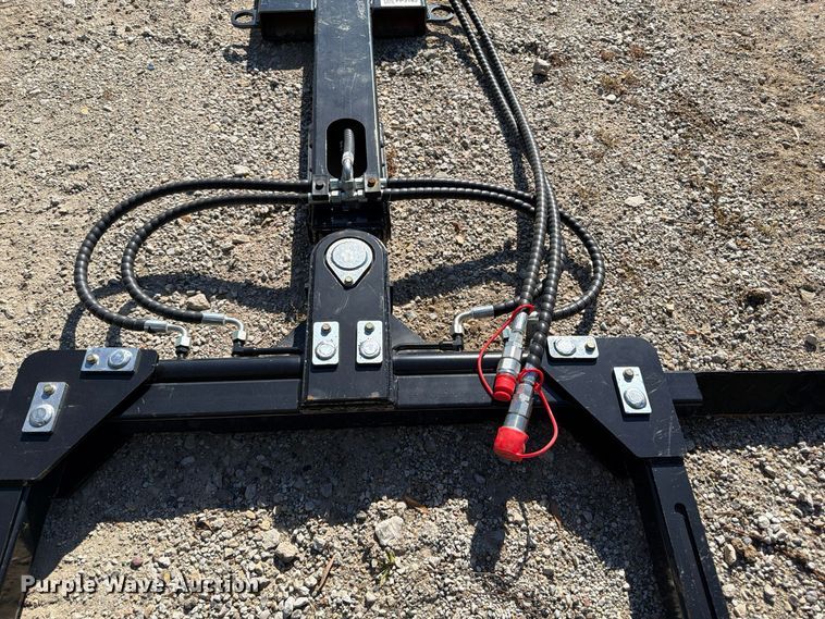 image for item FP3182 2026 Giyi FTL75 skid steer vehicle lift
