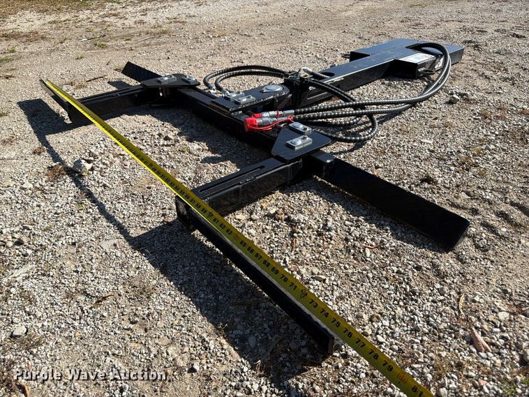 image for item FP3182 2026 Giyi FTL75 skid steer vehicle lift