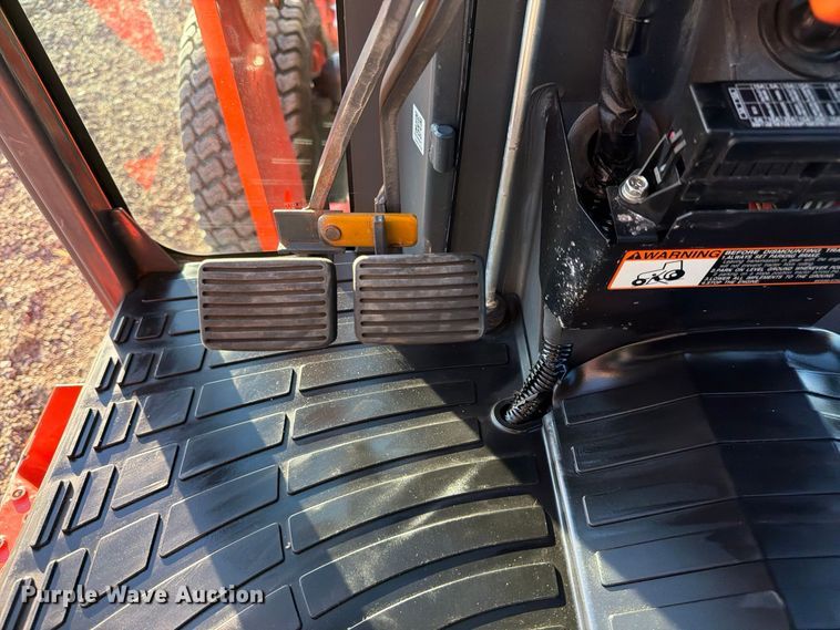 image for item FP3190 2021 Kubota LX3310 MFWD tractor