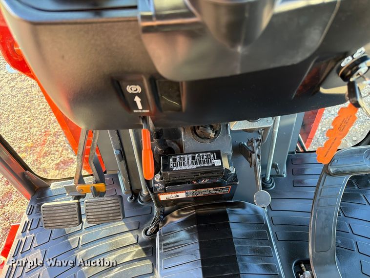 image for item FP3190 2021 Kubota LX3310 MFWD tractor