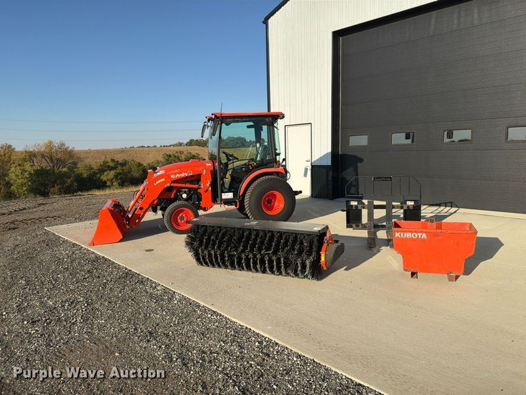 image for item FP3190 2021 Kubota LX3310 MFWD tractor