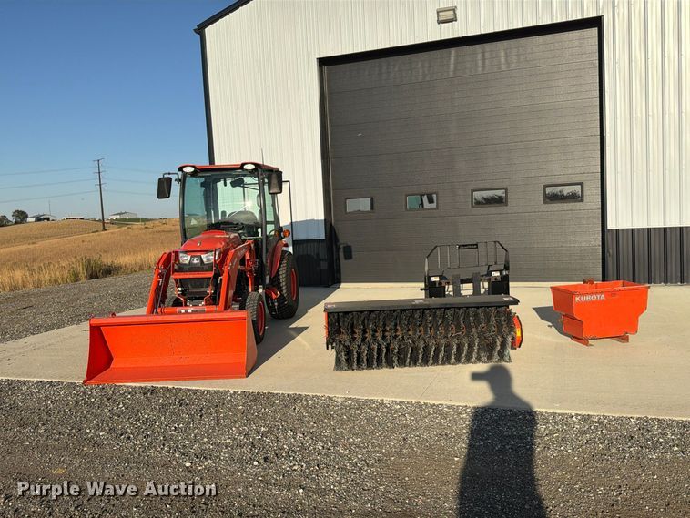 image for item FP3190 2021 Kubota LX3310 MFWD tractor