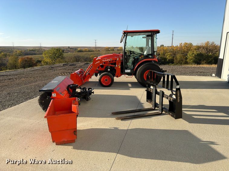 image for item FP3190 2021 Kubota LX3310 MFWD tractor