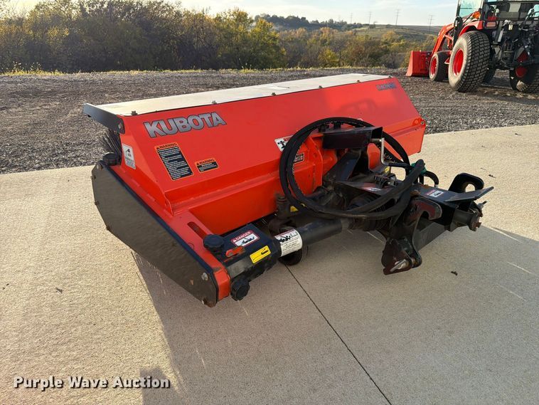 image for item FP3190 2021 Kubota LX3310 MFWD tractor