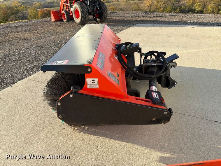 image for item FP3190 2021 Kubota LX3310 MFWD tractor