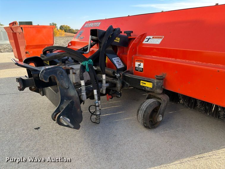 image for item FP3190 2021 Kubota LX3310 MFWD tractor