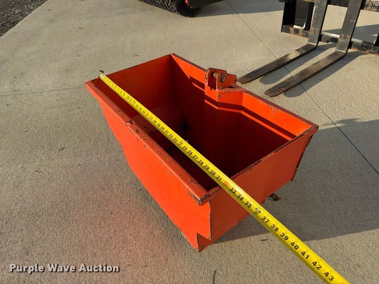 image for item FP3190 2021 Kubota LX3310 MFWD tractor