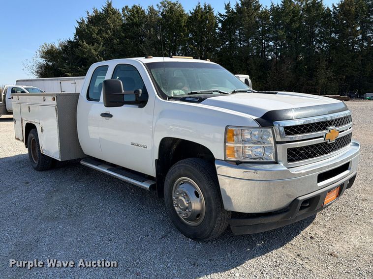 image for item FP3193 2013 Chevrolet Silverado 3500HD Ext. Cab utility bed pickup truck
