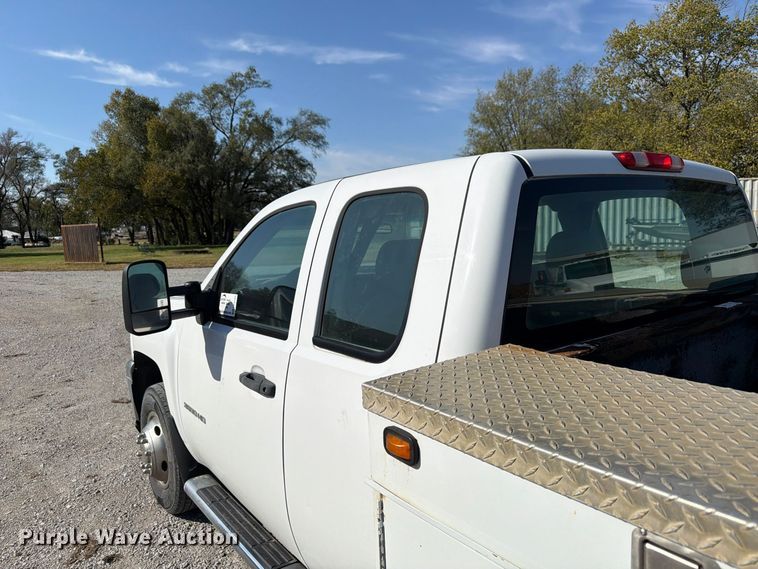 image for item FP3193 2013 Chevrolet Silverado 3500HD Ext. Cab utility bed pickup truck