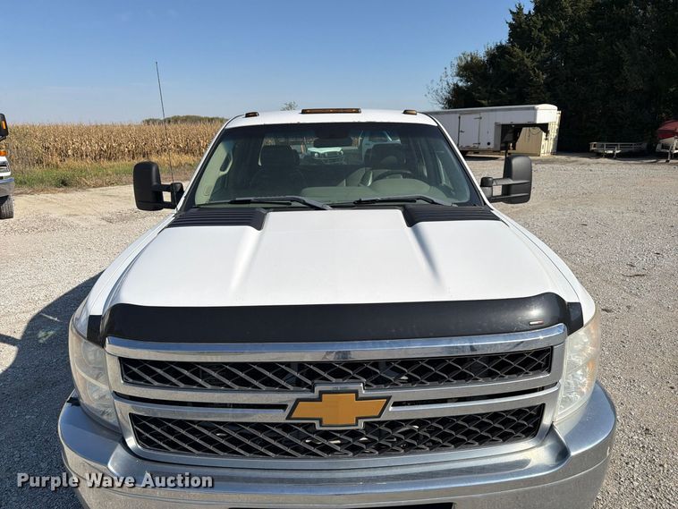 image for item FP3193 2013 Chevrolet Silverado 3500HD Ext. Cab utility bed pickup truck
