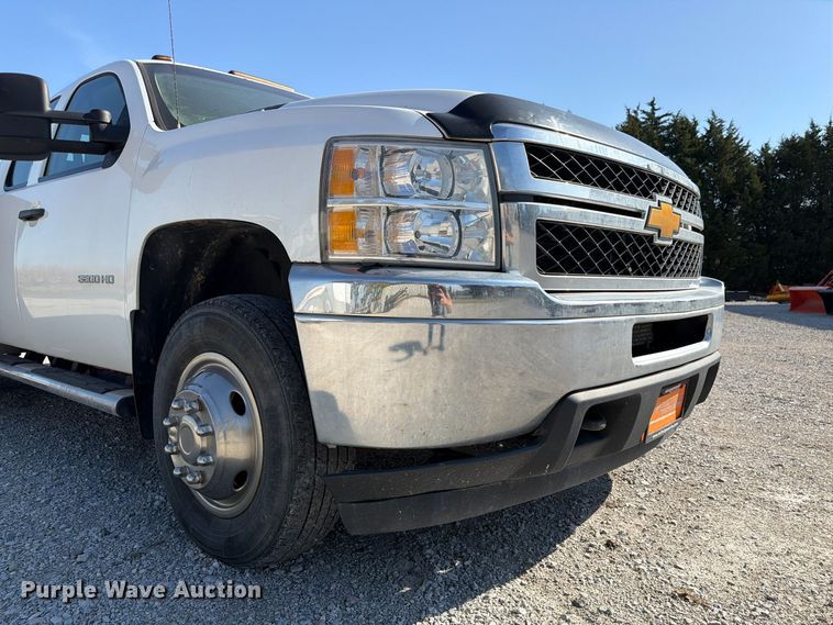 image for item FP3193 2013 Chevrolet Silverado 3500HD Ext. Cab utility bed pickup truck