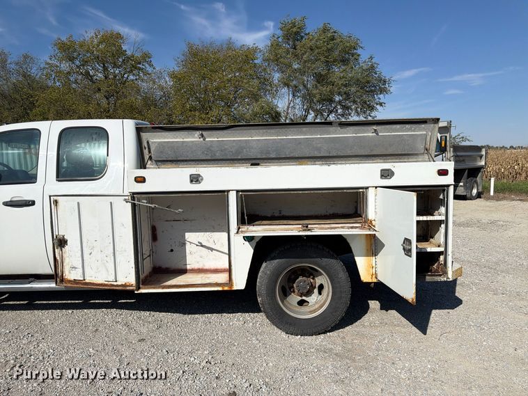 image for item FP3193 2013 Chevrolet Silverado 3500HD Ext. Cab utility bed pickup truck
