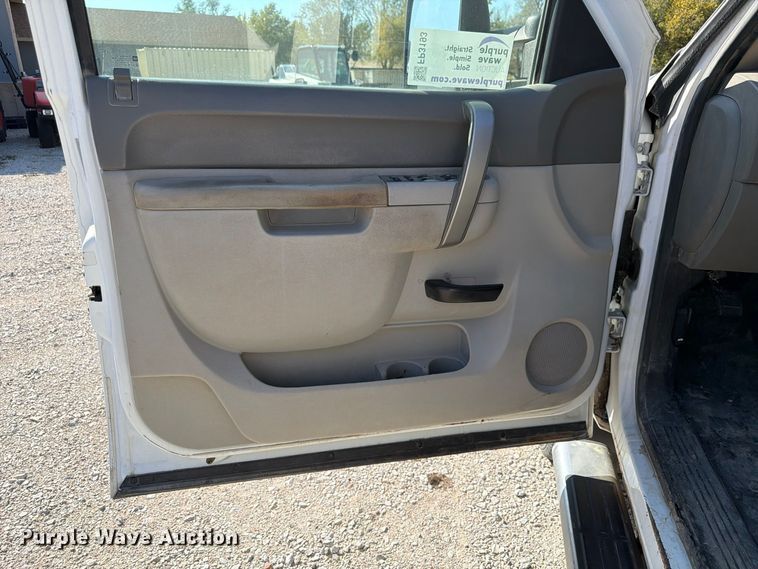 image for item FP3193 2013 Chevrolet Silverado 3500HD Ext. Cab utility bed pickup truck