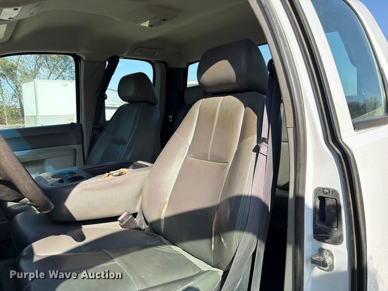 image for item FP3193 2013 Chevrolet Silverado 3500HD Ext. Cab utility bed pickup truck