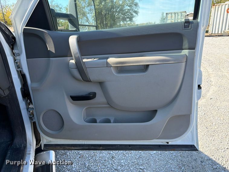 image for item FP3193 2013 Chevrolet Silverado 3500HD Ext. Cab utility bed pickup truck