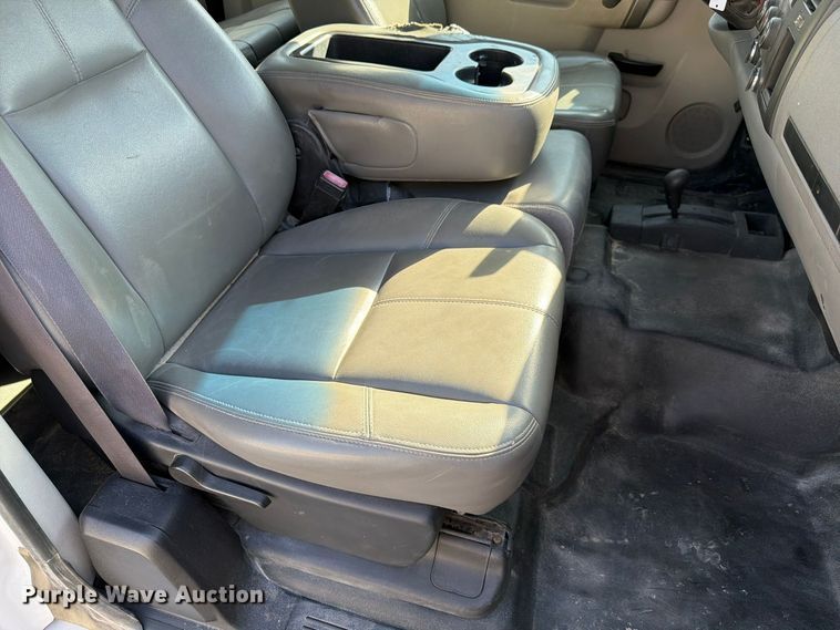 image for item FP3193 2013 Chevrolet Silverado 3500HD Ext. Cab utility bed pickup truck