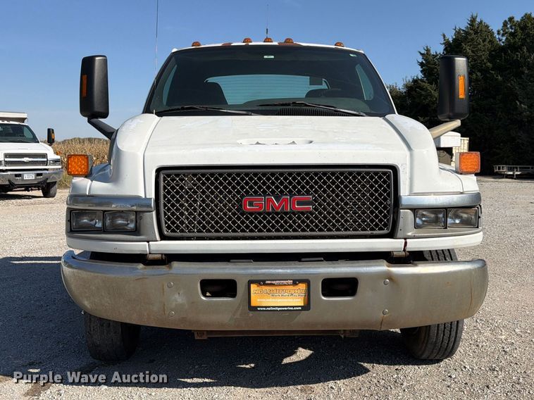 image for item FP3194 2006 GMC C5500 rollback truck