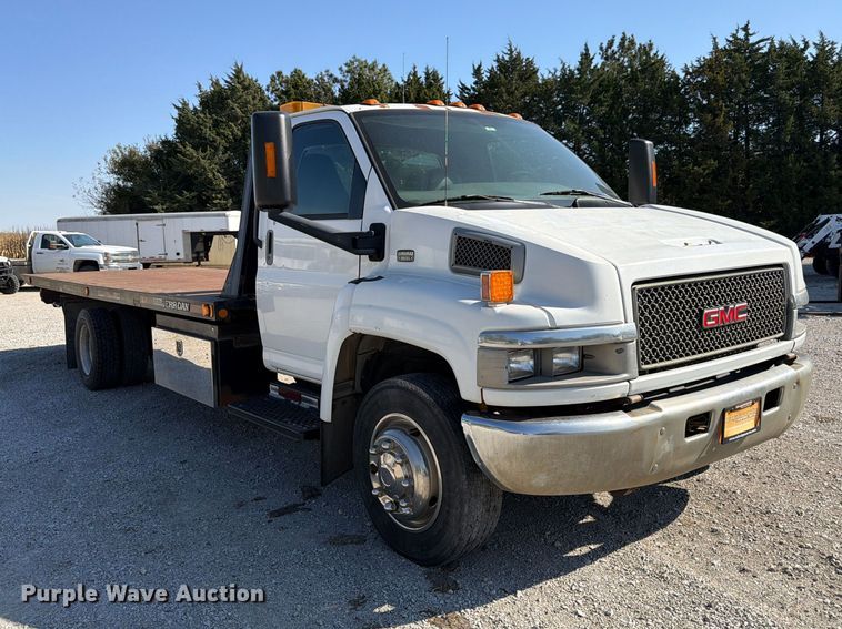 image for item FP3194 2006 GMC C5500 rollback truck