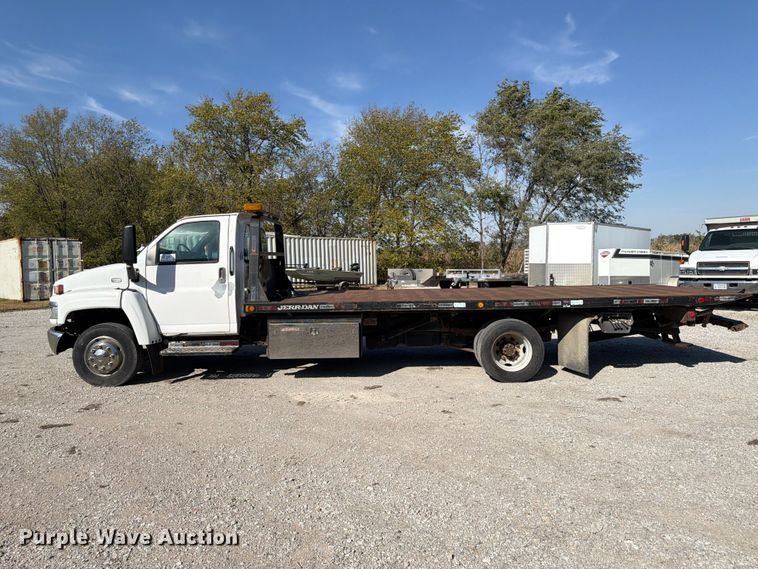 image for item FP3194 2006 GMC C5500 rollback truck