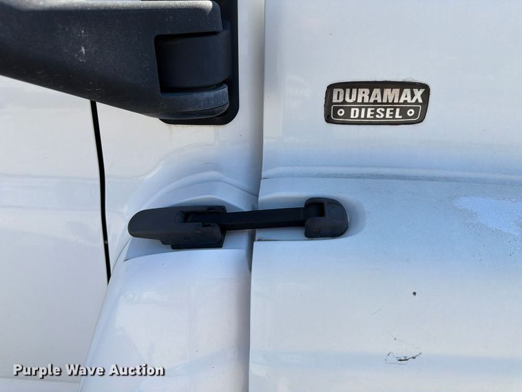 image for item FP3194 2006 GMC C5500 rollback truck