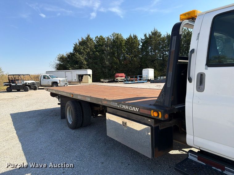 image for item FP3194 2006 GMC C5500 rollback truck