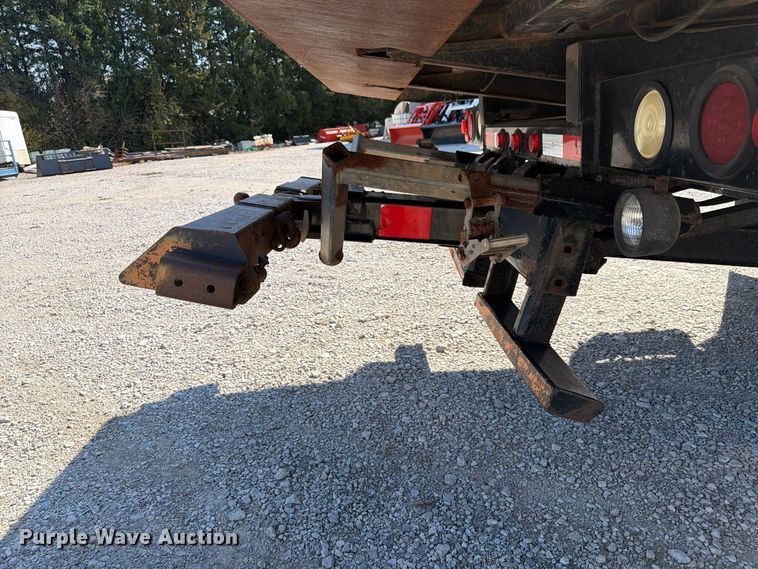 image for item FP3194 2006 GMC C5500 rollback truck