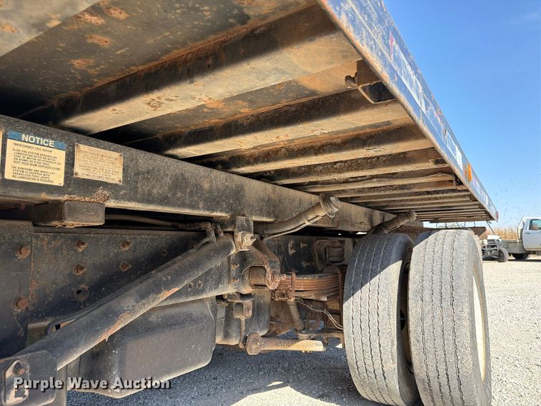 image for item FP3194 2006 GMC C5500 rollback truck