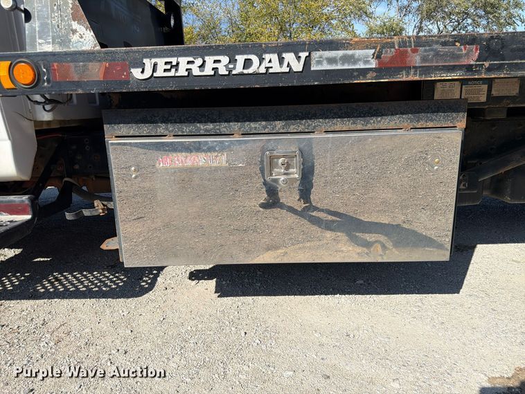 image for item FP3194 2006 GMC C5500 rollback truck