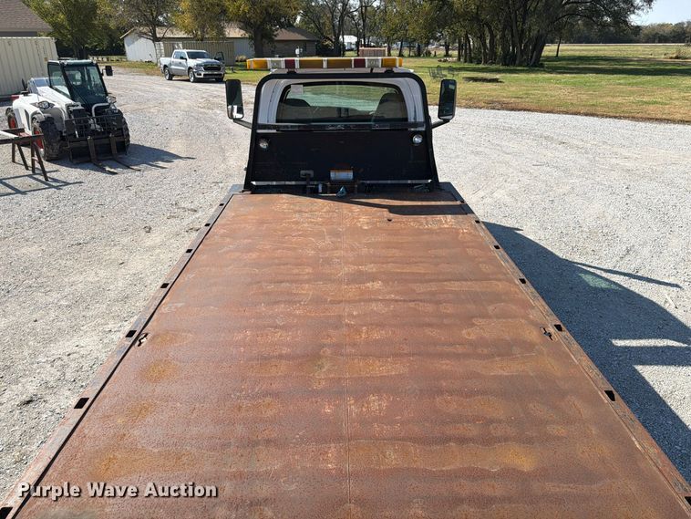 image for item FP3194 2006 GMC C5500 rollback truck