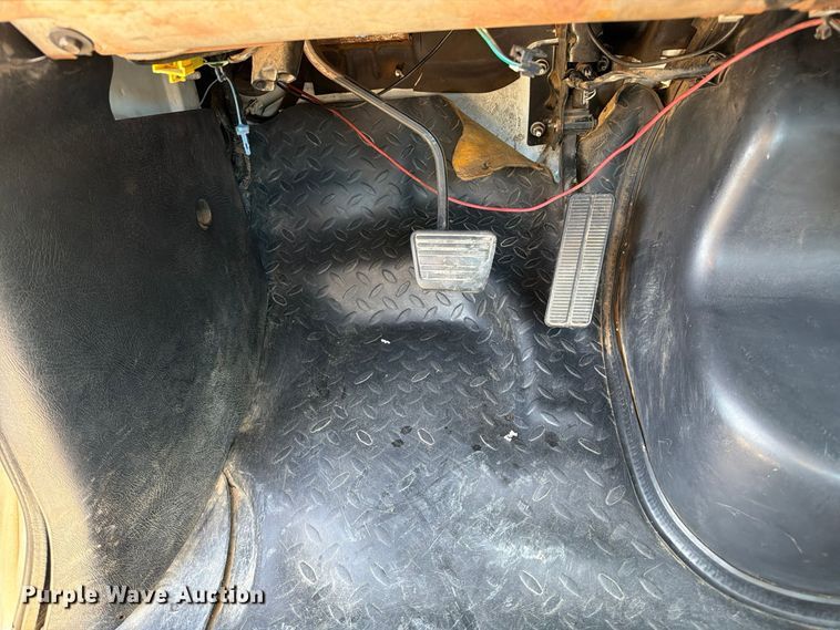 image for item FP3194 2006 GMC C5500 rollback truck