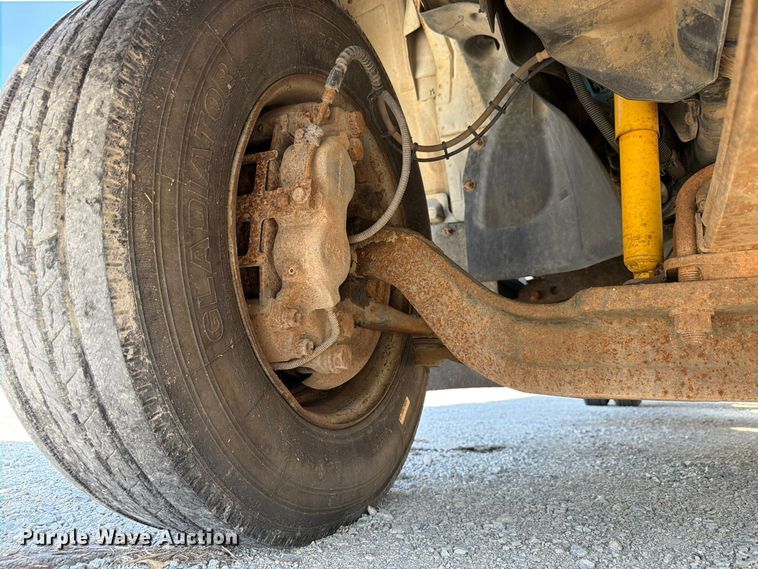 image for item FP3194 2006 GMC C5500 rollback truck