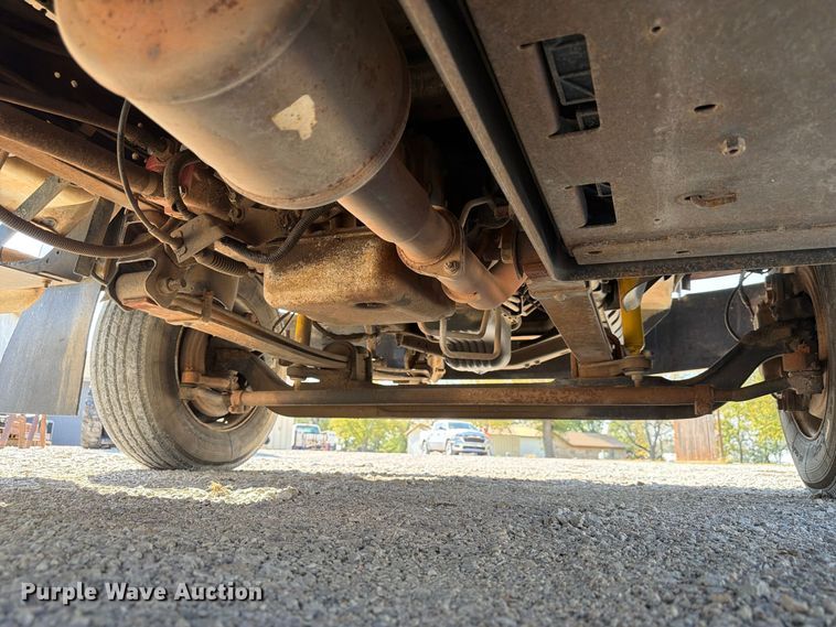 image for item FP3194 2006 GMC C5500 rollback truck