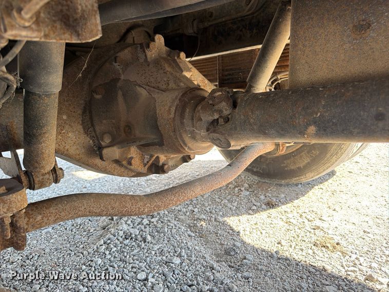 image for item FP3194 2006 GMC C5500 rollback truck