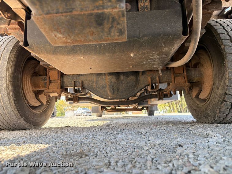 image for item FP3194 2006 GMC C5500 rollback truck