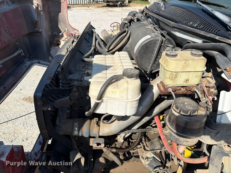 image for item FP3194 2006 GMC C5500 rollback truck