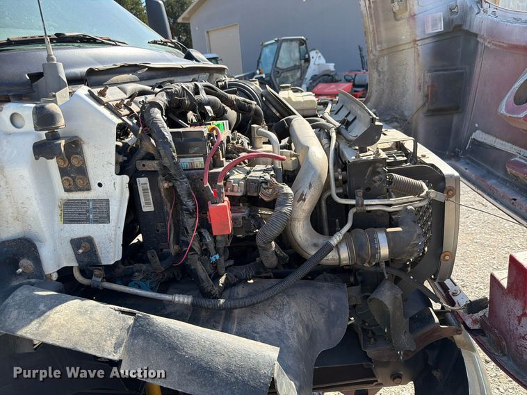 image for item FP3194 2006 GMC C5500 rollback truck