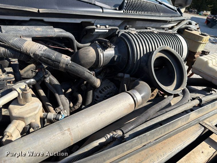 image for item FP3194 2006 GMC C5500 rollback truck