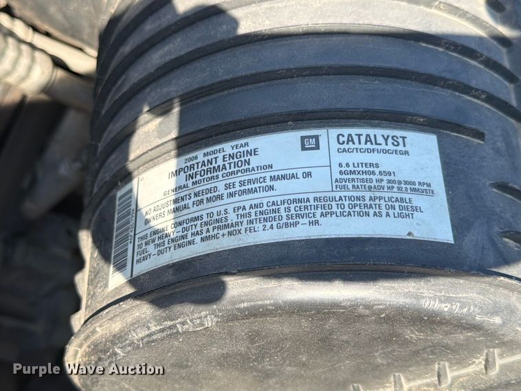 image for item FP3194 2006 GMC C5500 rollback truck