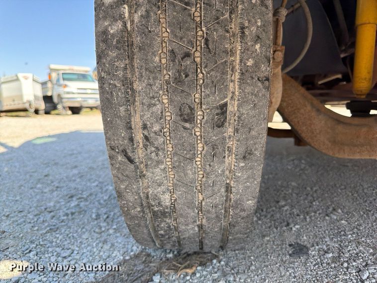 image for item FP3194 2006 GMC C5500 rollback truck