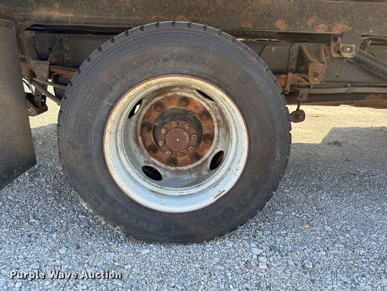 image for item FP3194 2006 GMC C5500 rollback truck