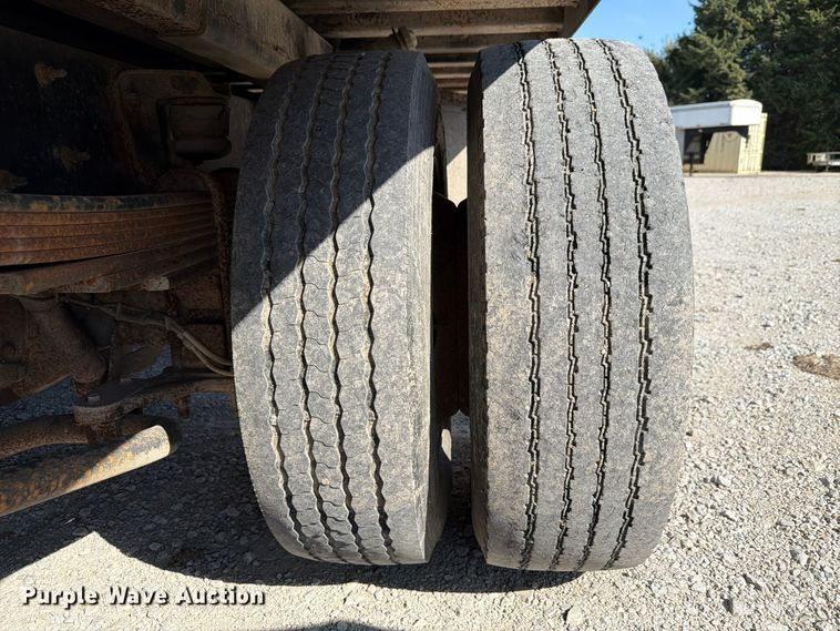 image for item FP3194 2006 GMC C5500 rollback truck