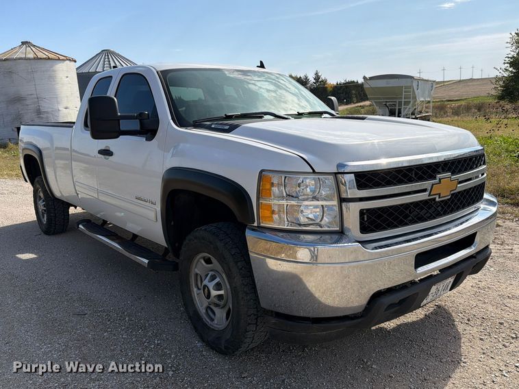 image for item FP3195 2013 Chevrolet Silverado 2500HD Ext. Cab pickup truck