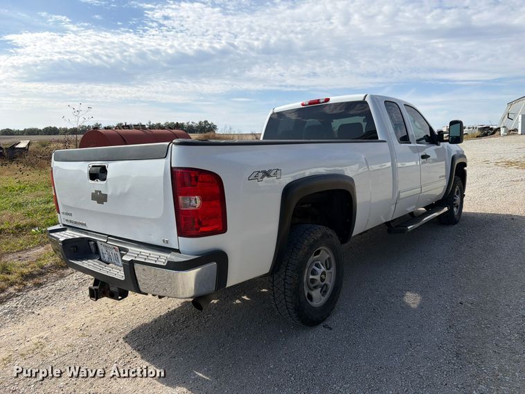image for item FP3195 2013 Chevrolet Silverado 2500HD Ext. Cab pickup truck