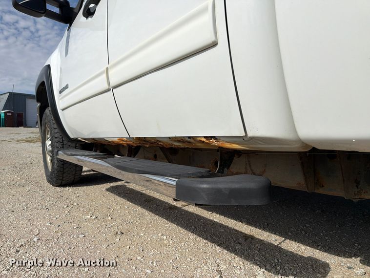 image for item FP3195 2013 Chevrolet Silverado 2500HD Ext. Cab pickup truck