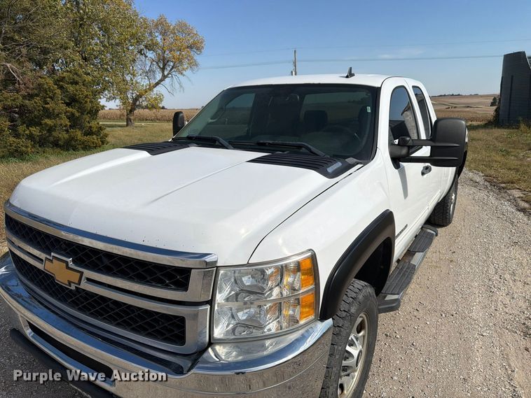 image for item FP3195 2013 Chevrolet Silverado 2500HD Ext. Cab pickup truck